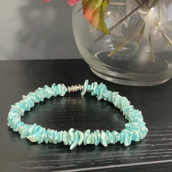 Vintage Puka Shell Bracelet - Picture 2 of 4